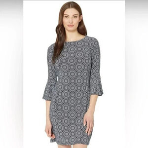 Women’s Tommy Hilfiger Bell Sleeve Dress Navy Blue And White Size 8 EUC